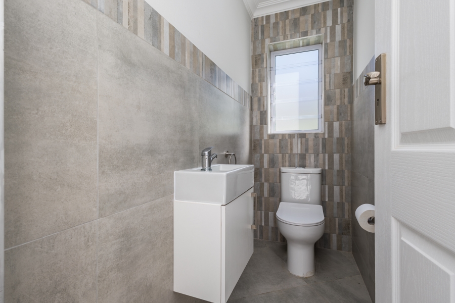4 Bedroom Property for Sale in Old Place Western Cape